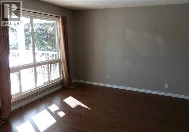 4906-4914 49 Street Property Photo 11