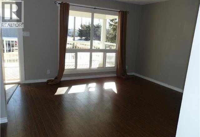4906-4914 49 Street Property Photo 12