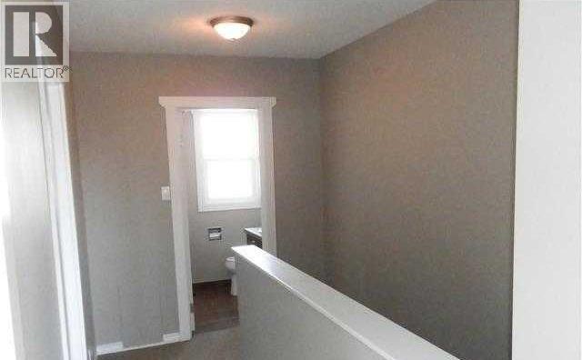 4906-4914 49 Street Property Photo 18