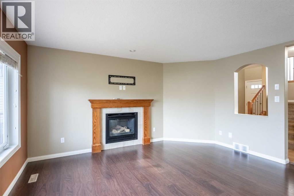 17 Coalbanks Link W Property Photo 6