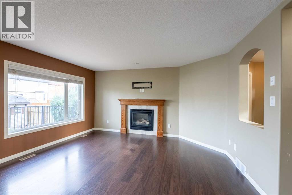 17 Coalbanks Link W Property Photo 7