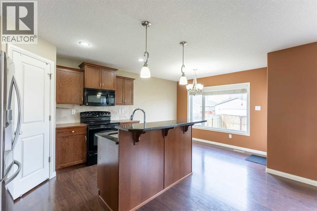 17 Coalbanks Link W Property Photo 9