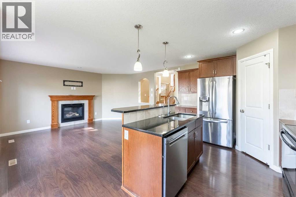 17 Coalbanks Link W Property Photo 12