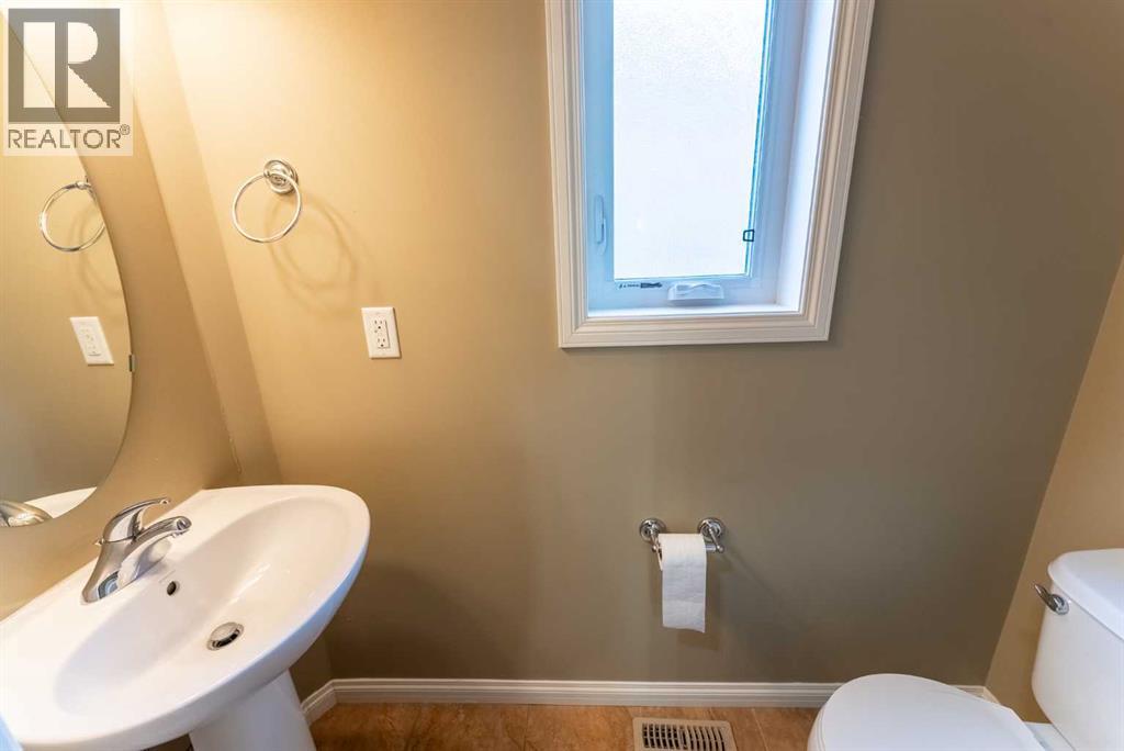 17 Coalbanks Link W Property Photo 16