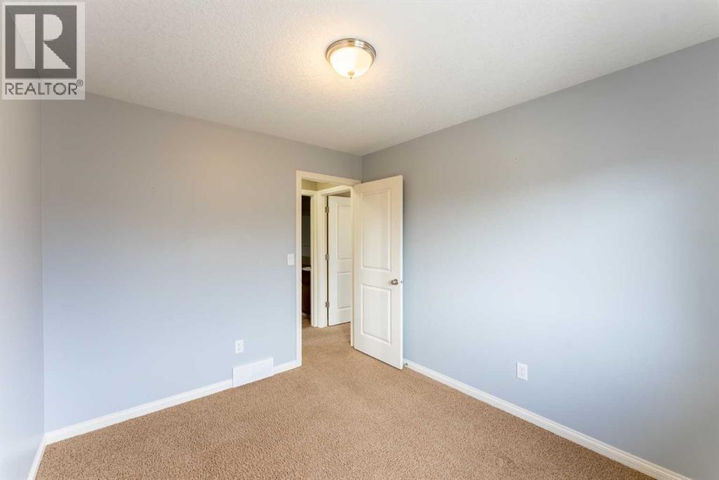 17 Coalbanks Link W Property Photo 21