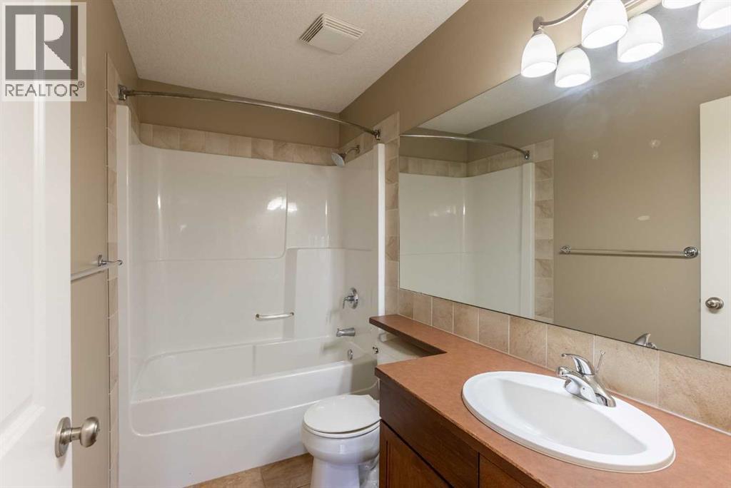17 Coalbanks Link W Property Photo 22