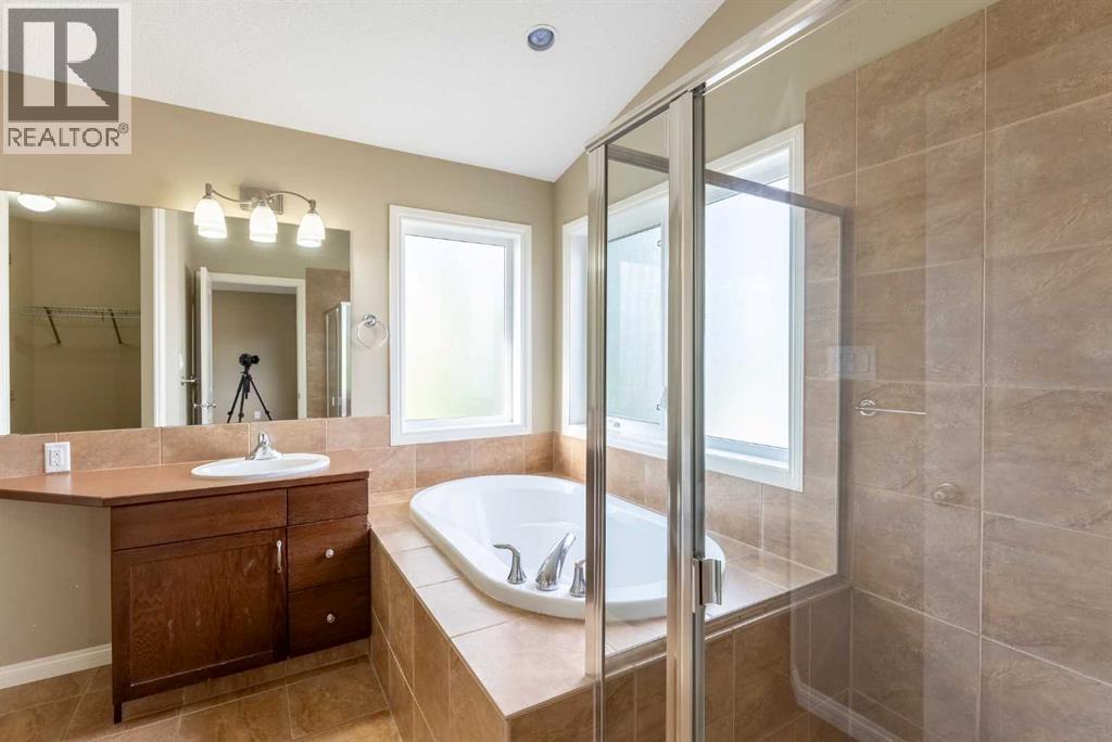 17 Coalbanks Link W Property Photo 26