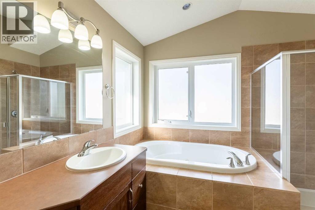 17 Coalbanks Link W Property Photo 28