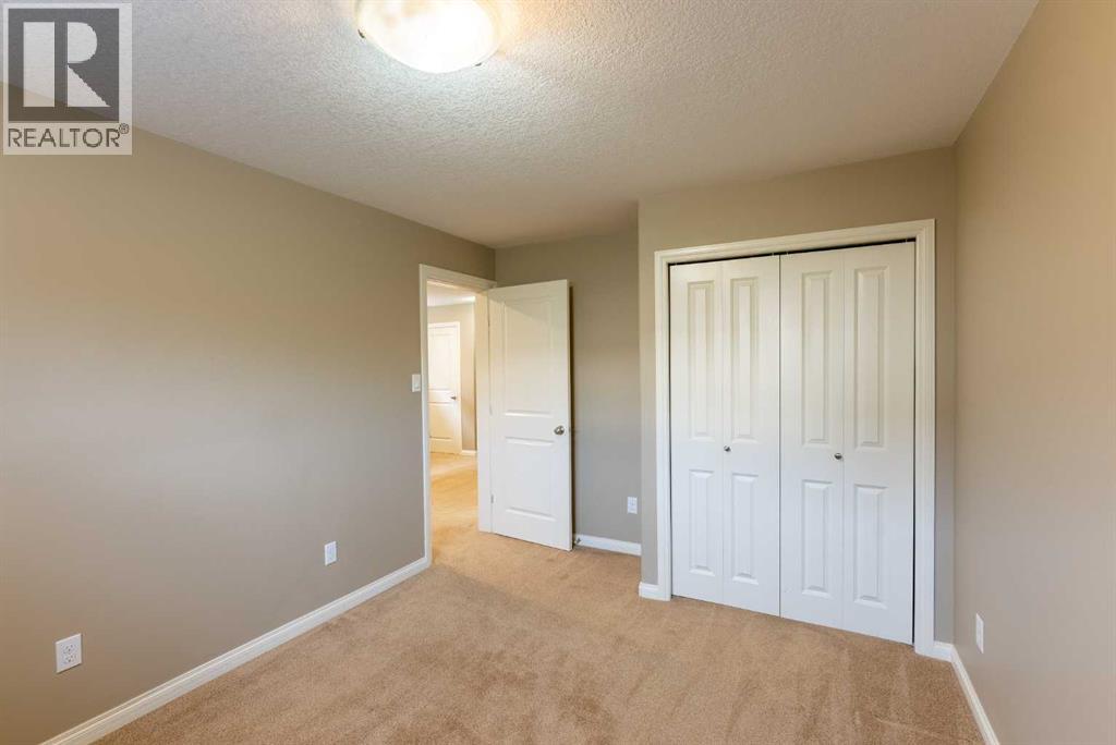 17 Coalbanks Link W Property Photo 33