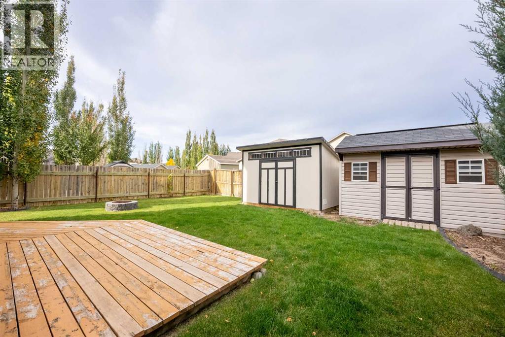 17 Coalbanks Link W Property Photo 38