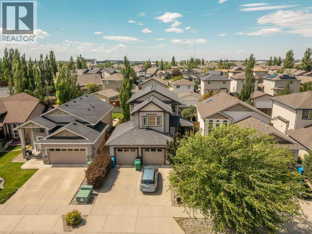 17 Coalbanks Link W Property Photo 44