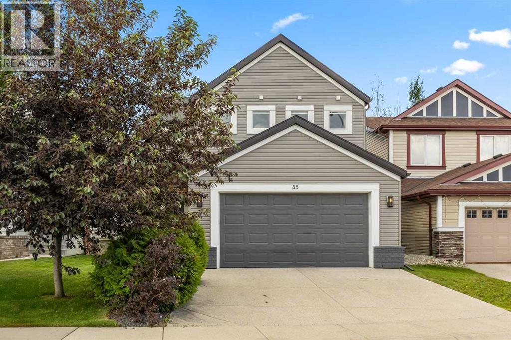 35 Copperleaf Crescent Se Property Photo 1