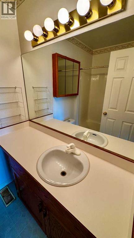 9919 99 Avenue Property Photo 15