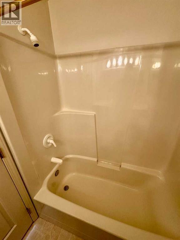 9919 99 Avenue Property Photo 16