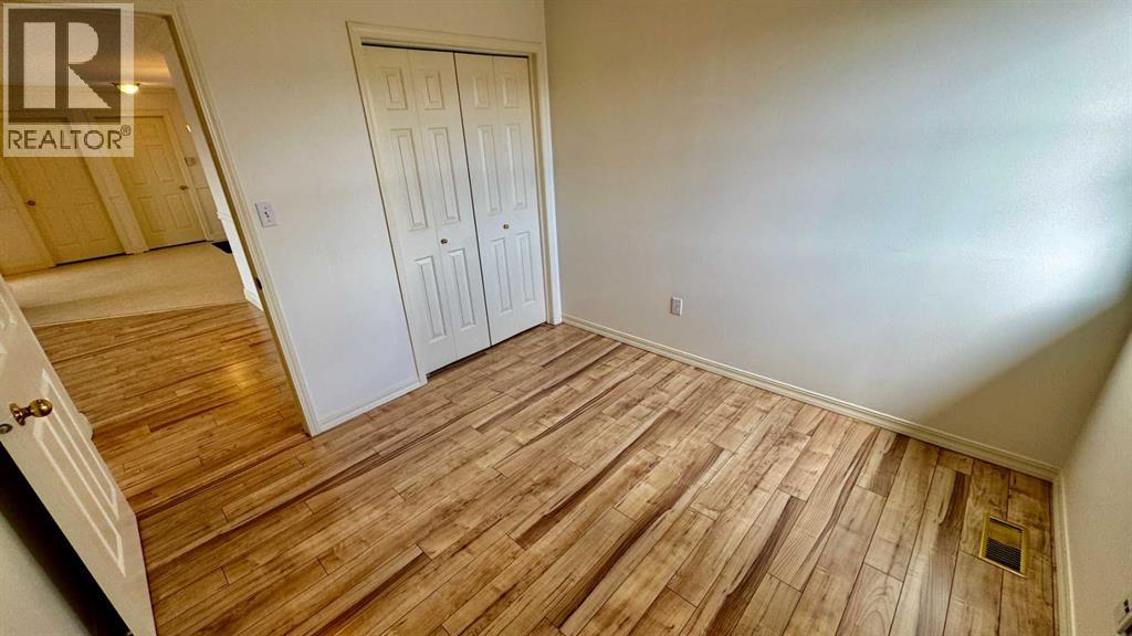 9919 99 Avenue Property Photo 18