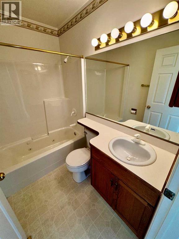 9919 99 Avenue Property Photo 19