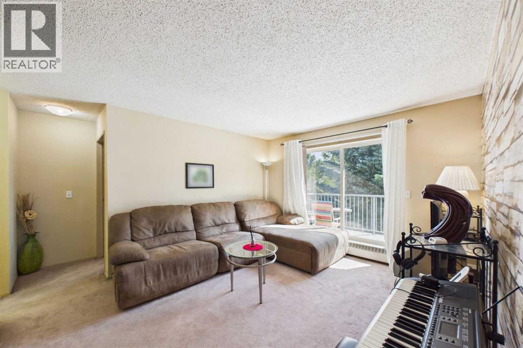21 Dover Point Southeast Property Photo 9