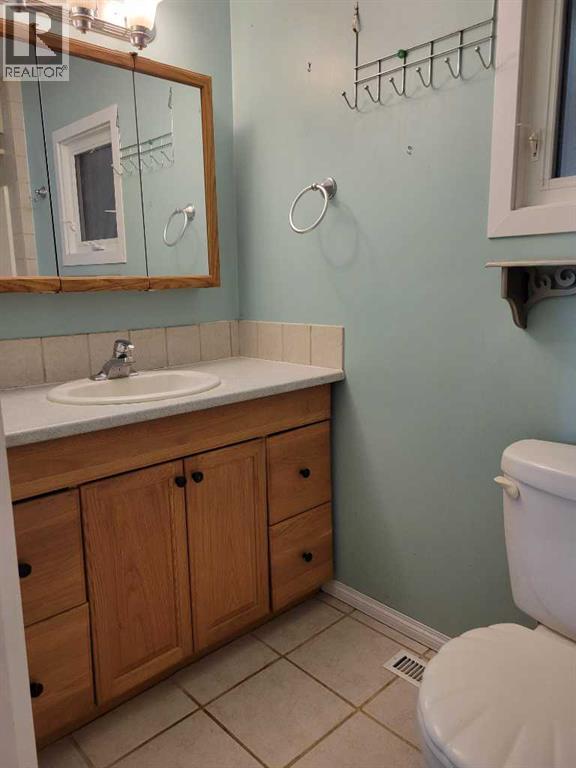 108 2 Avenue W Property Photo 11