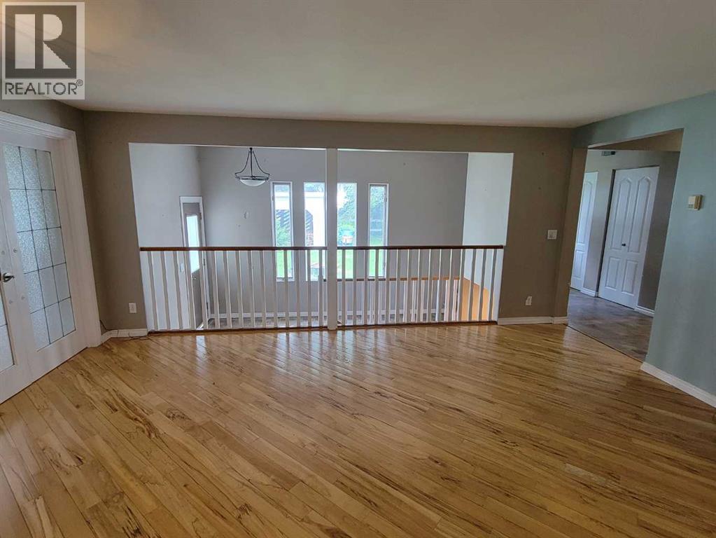 108 2 Avenue W Property Photo 20