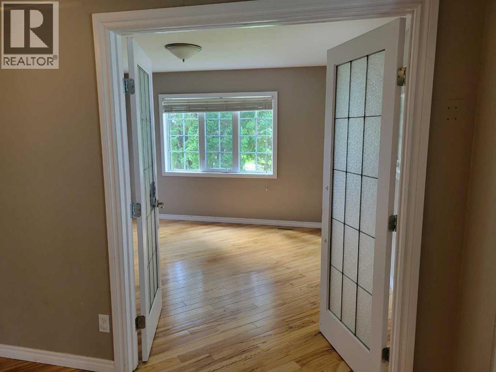 108 2 Avenue W Property Photo 21