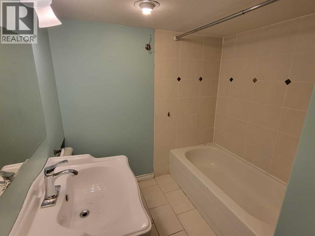 108 2 Avenue W Property Photo 30