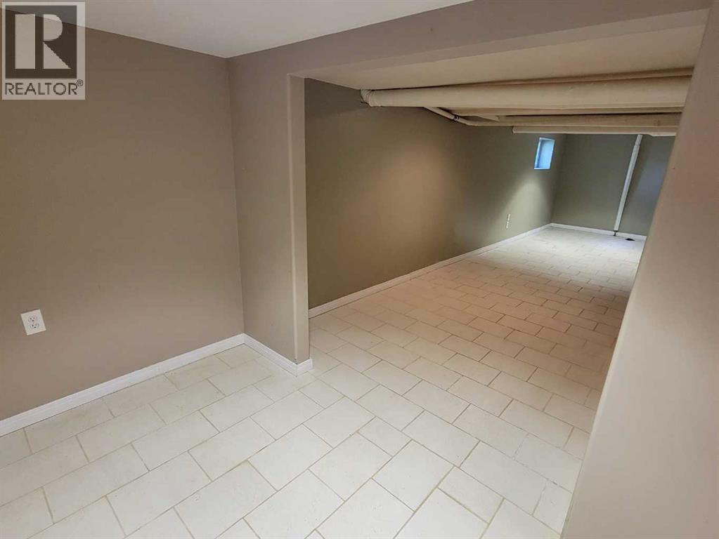 108 2 Avenue W Property Photo 31