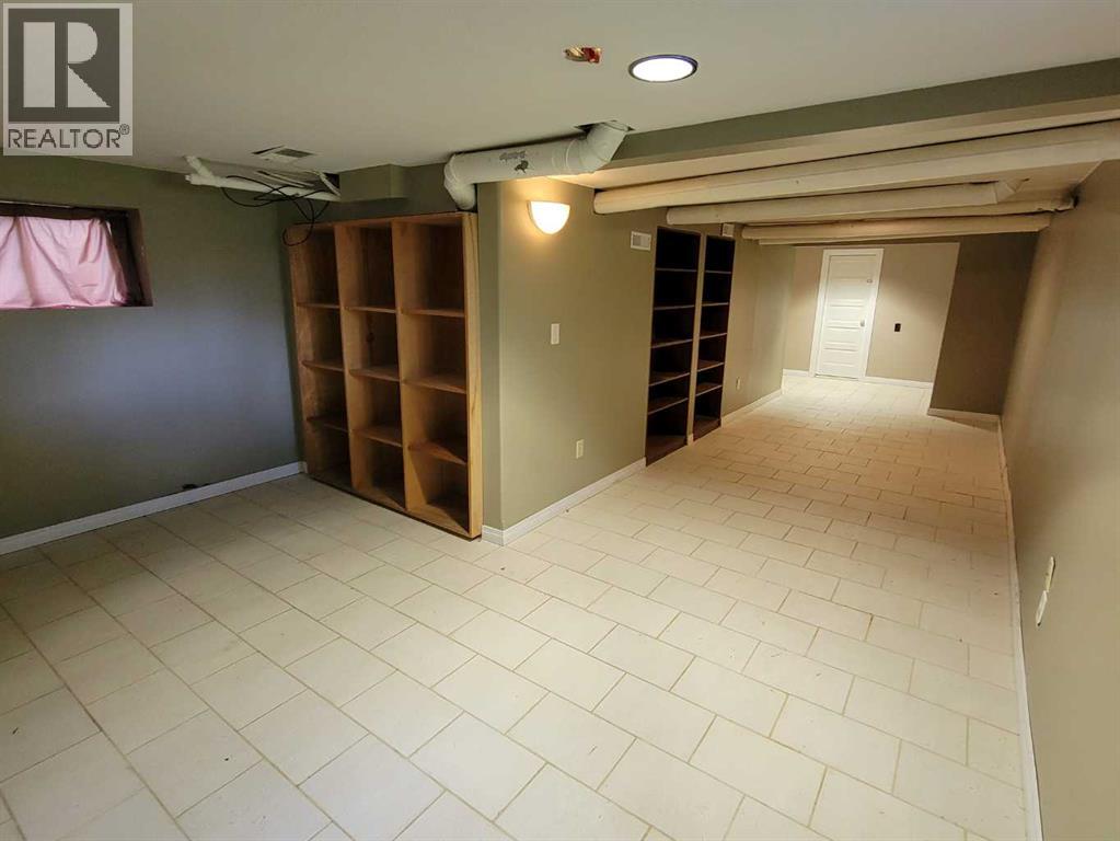 108 2 Avenue W Property Photo 33