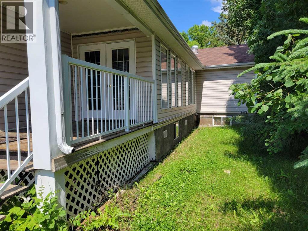 108 2 Avenue W Property Photo 46