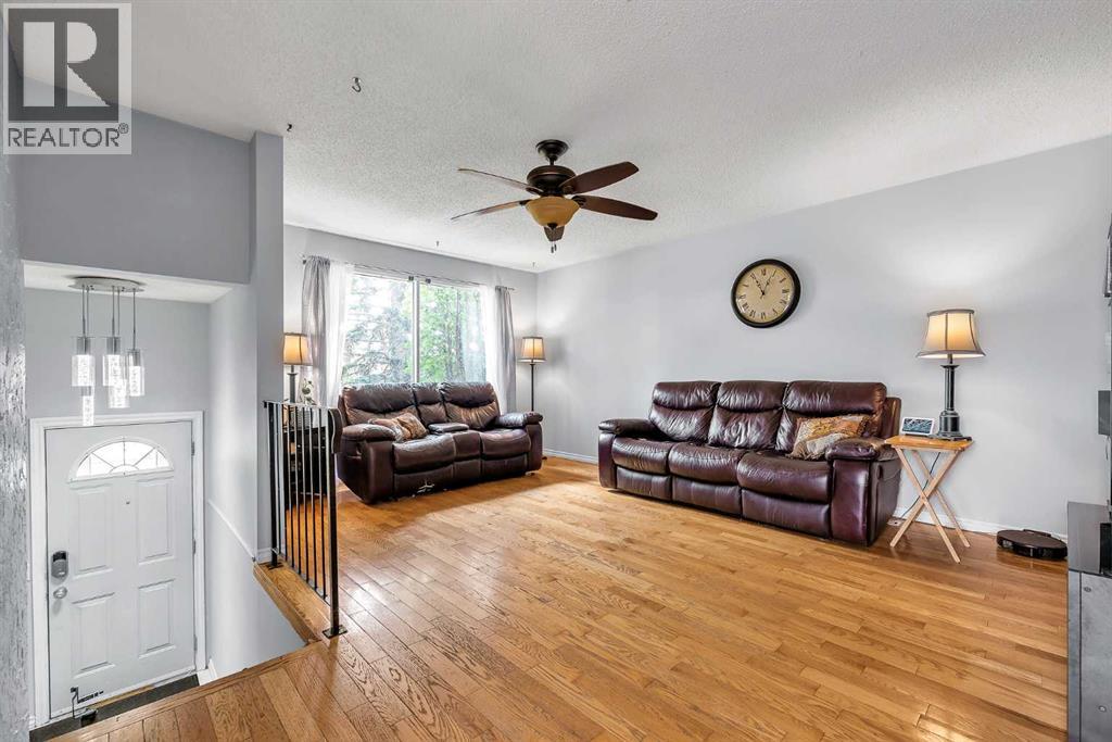 215 Erin Woods Drive Se Property Photo 3