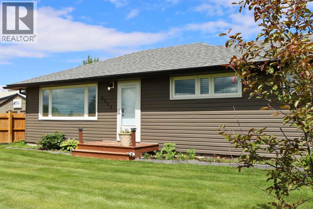 4511 50 Avenue Property Photo 1