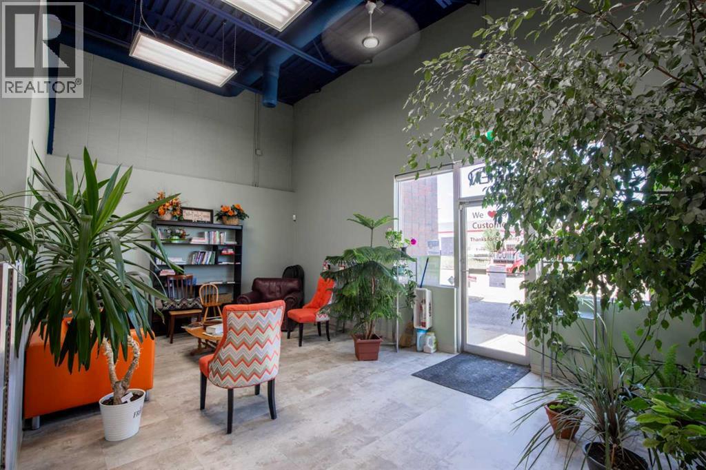 9815 115 Street Property Photo 2