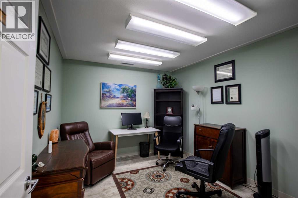 9815 115 Street Property Photo 10