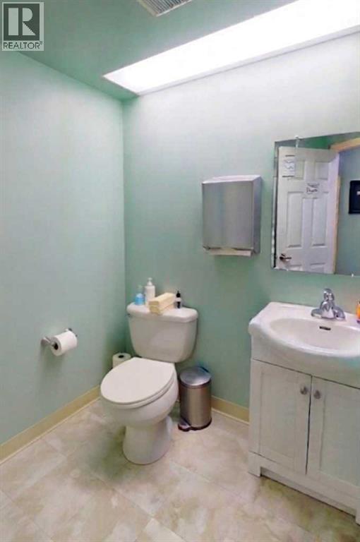 9815 115 Street Property Photo 12