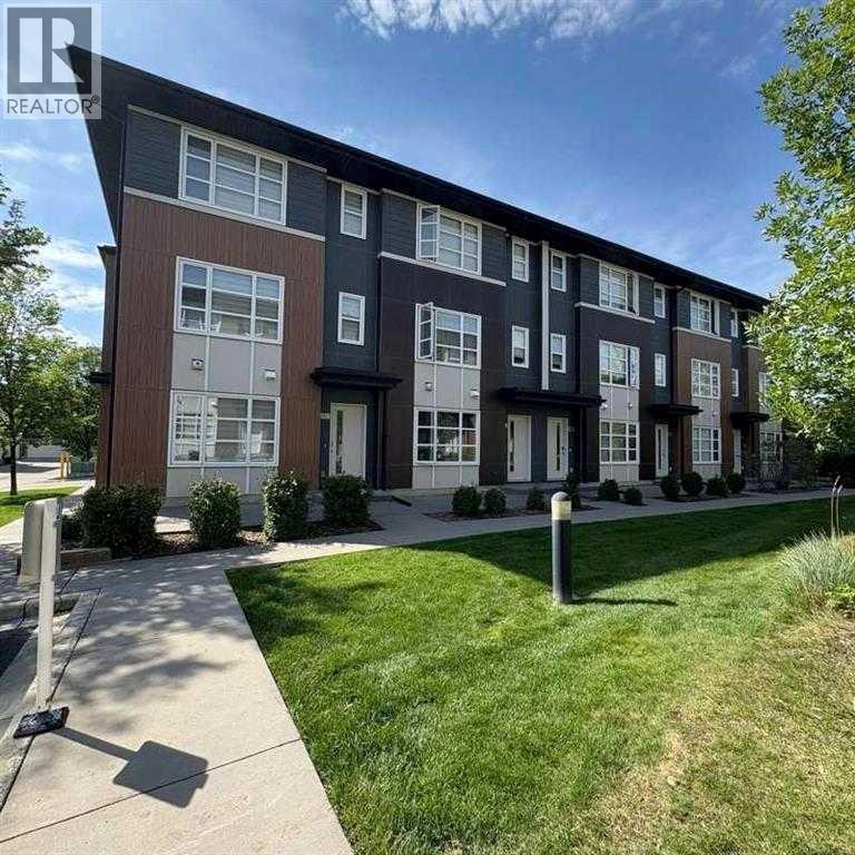 202 EVANSRIDGE Park NW Property Photo 1