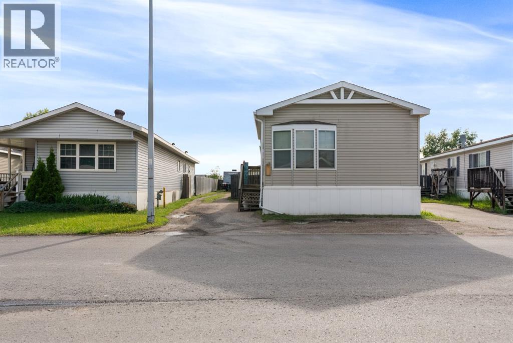 360 Grenfell Crescent Property Photo 1