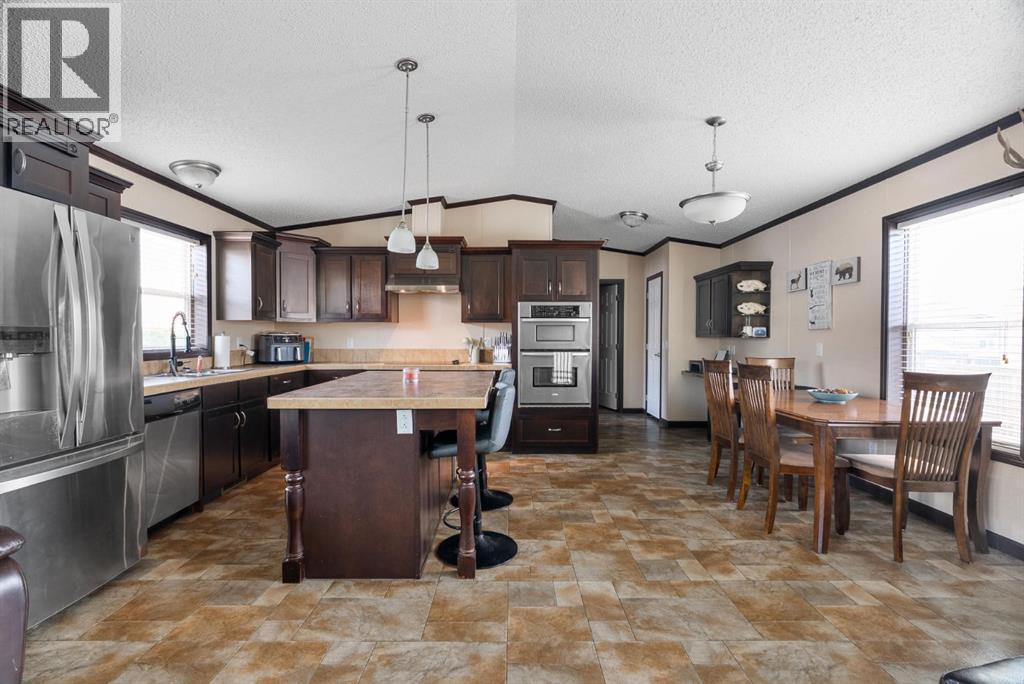 360 Grenfell Crescent Property Photo 2