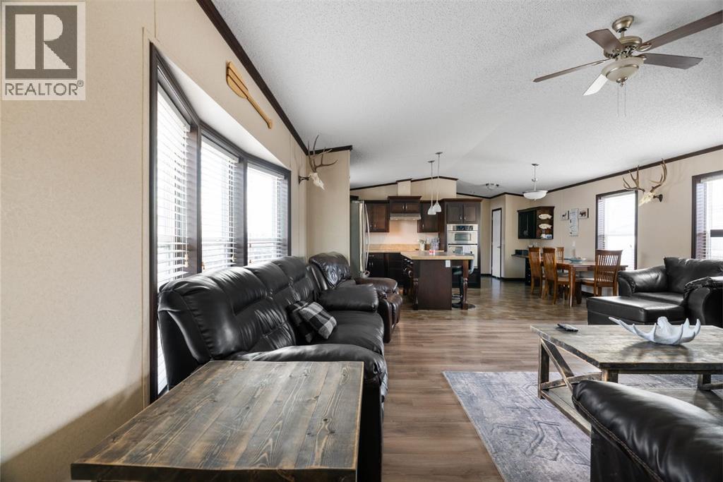 360 Grenfell Crescent Property Photo 6