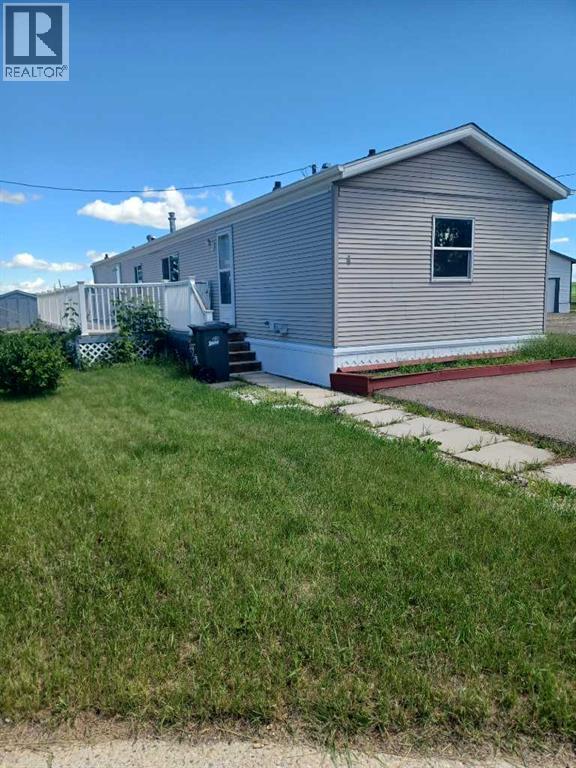 4506 50 Avenue Property Photo 1