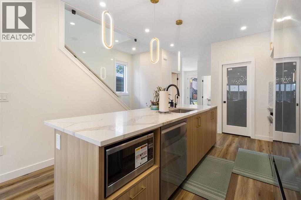 2424 25 Avenue Nw Property Photo 5