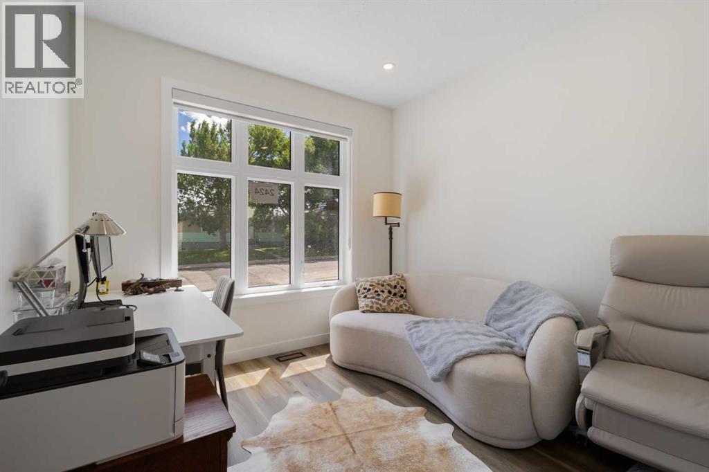 2424 25 Avenue Nw Property Photo 10