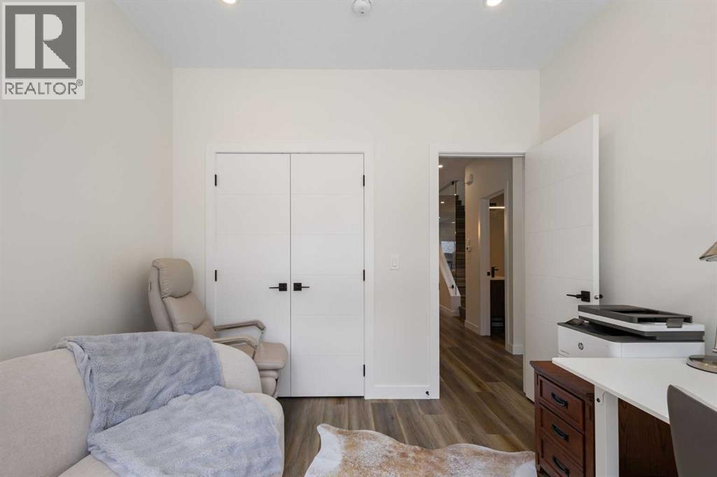 2424 25 Avenue Nw Property Photo 11