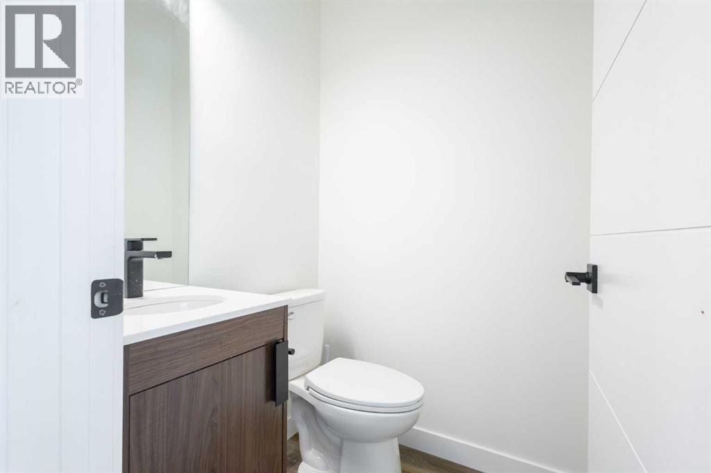 2424 25 Avenue Nw Property Photo 12