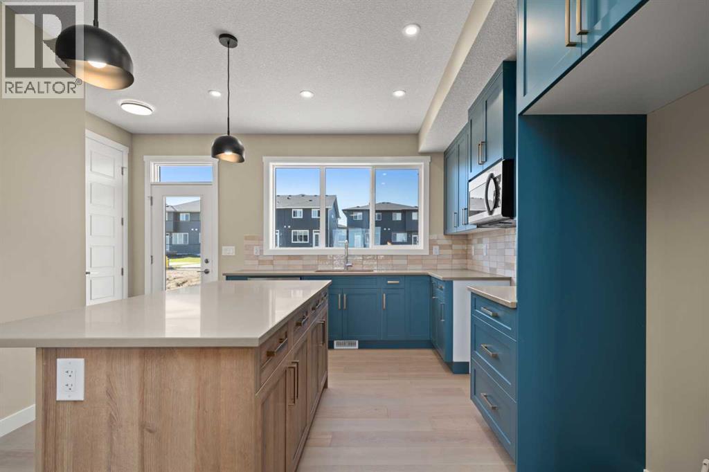 676 Sora Boulevard Se Property Photo 2