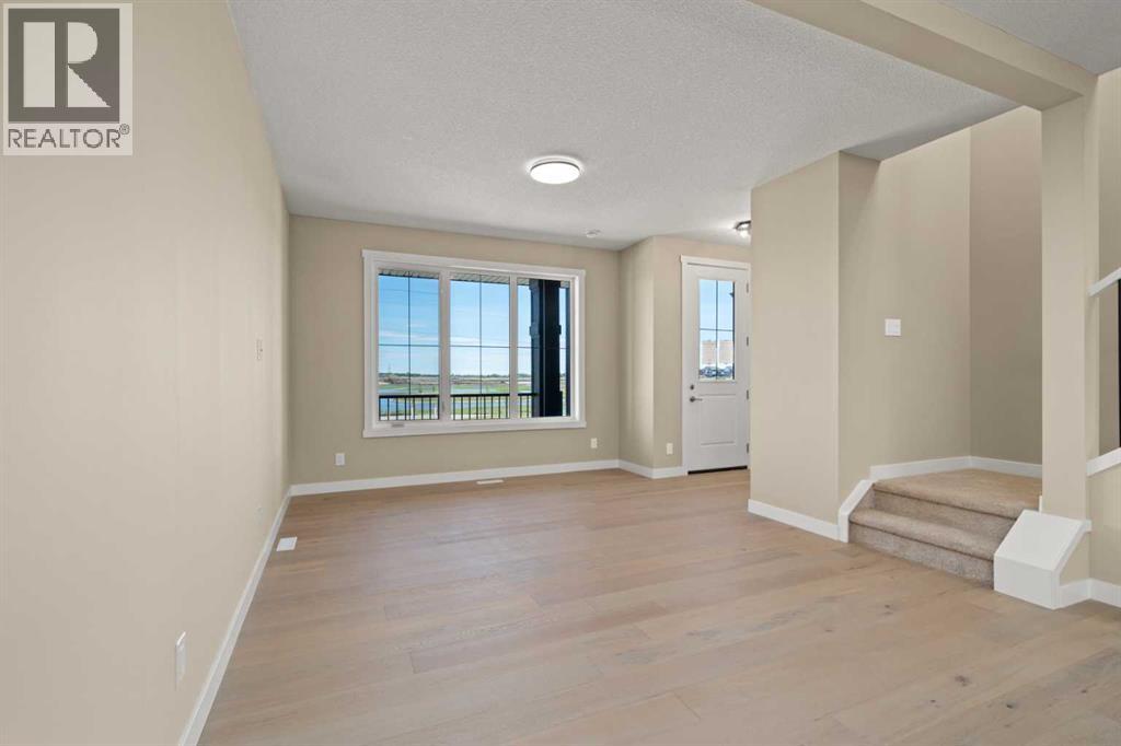 676 Sora Boulevard Se Property Photo 3