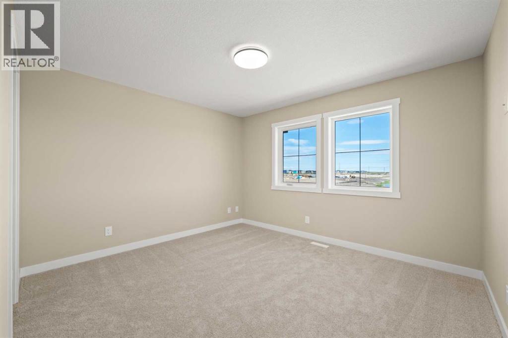 676 Sora Boulevard Se Property Photo 6