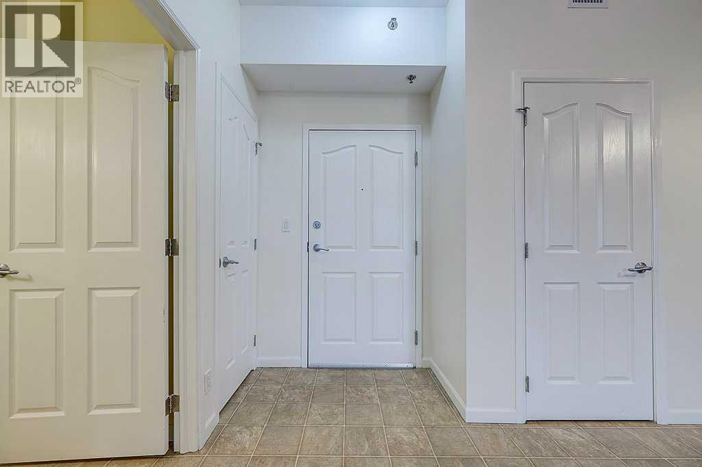 5040 53 Street Property Photo 2