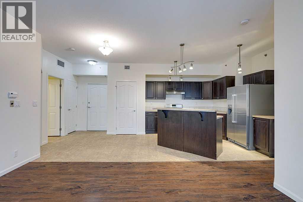 5040 53 Street Property Photo 3