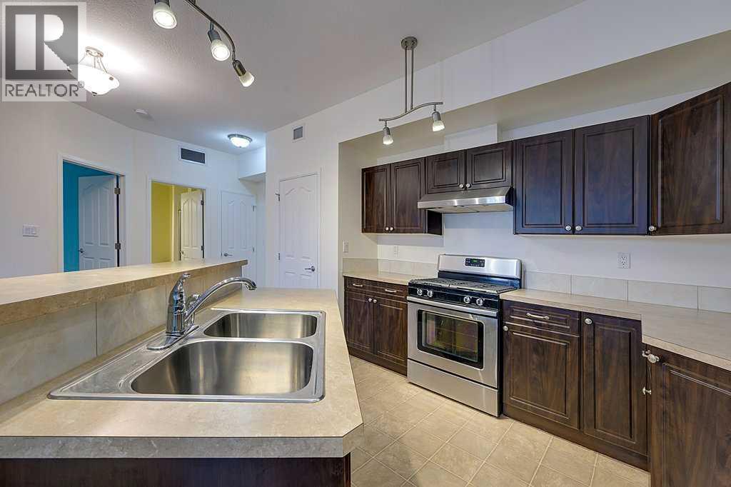 5040 53 Street Property Photo 5