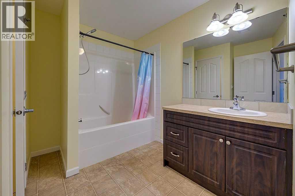 5040 53 Street Property Photo 14