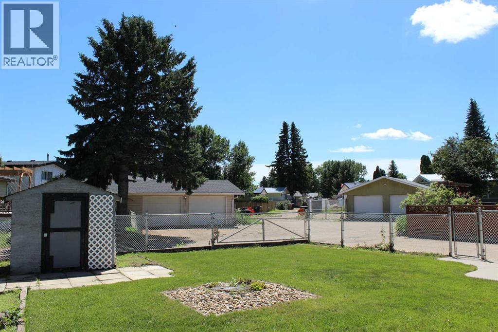 99 Mcnab Park Street E Property Photo 4